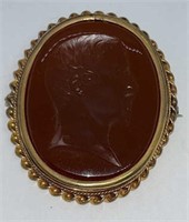 Gold intaglio portrait brooch