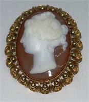 Gold Cameo brooch in heavy gold frame