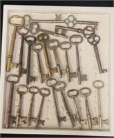 (22) Antique Keys