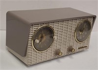 1954 RCA Model 4-C-671 Clock Radio
