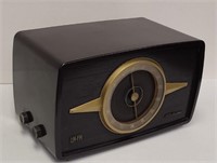 RCA Model 1-R-81 "Livingston" Bakelite Radio