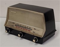 c1960 Roberts "Zephyr" AM-FM Tube Type Radio