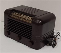 1941 RCA Model 16X11 Bakelite Radio