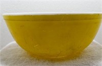 Vintage Yellow Pyrex bowl-see photos for condition