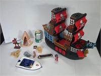 Bateau Pirate Playmobil avec accessoires