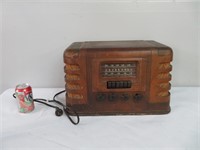 Vieux radio à lampe Westinghouse 1932