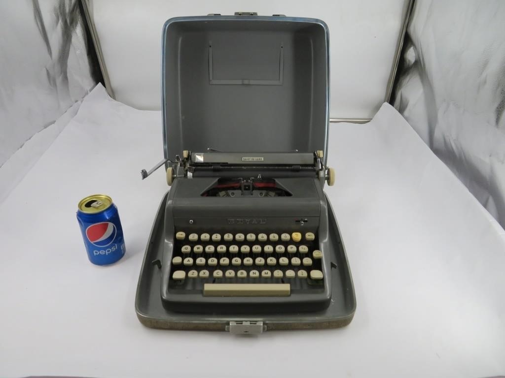 Vieille machine à écrire, ROYAL