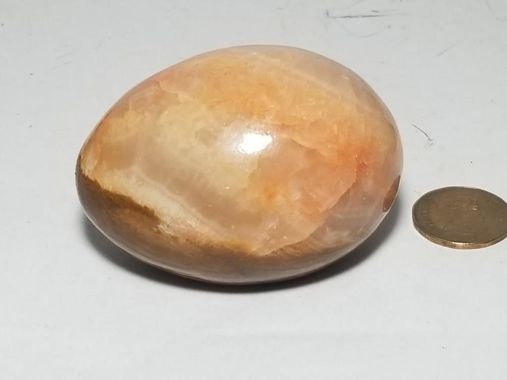 Oeuf en pierre naturelle  quartz jaune,  mesure 3