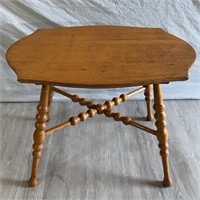Vintage solid oak side table 17 1/2” T, 24" , 17"D