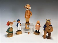 SMALL CARVED VINTAGE WOODEN FIGURES