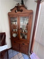 Corner curio display cabinet