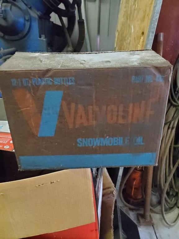 Vintage Valvoline Snowmobile Oil 11 Quarts