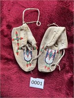 Native American VTG Beaded Baby Moccasins