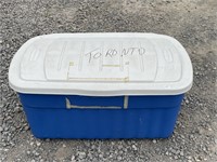 LARGE TUB WITH COVER