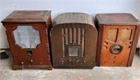 Antique radios not tested Philco model 38–60,