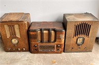 3 antique radios not tested Delco radio, RCA