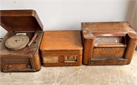 Antique radios and record players not tested Eric