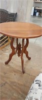 BEAUTIFUL WOODEN ROUND TABLE SIDES CAN FOLD