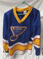 Size small St.Louis Blues vtg jersey