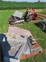 Tractor parts and fenders, mainly 1370