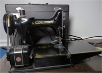 Antique Singer 678-3A Featherweight Sewing