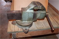 Made In Japan 4" Bench Vise