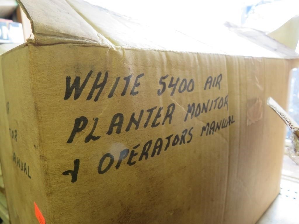 White 5400 air planter monitor