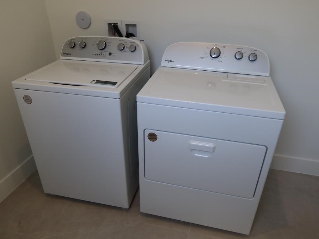 New never used whirlpool washer and dryer