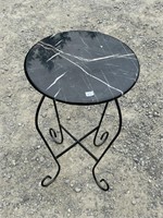 METAL BASE ACCENT TABLE - 16X23