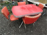 retro table w/chairs & leaf