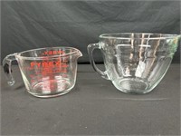 2 Pyrex measuring cups