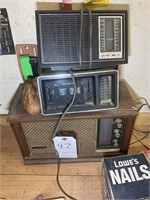 Group of Vintage Radios