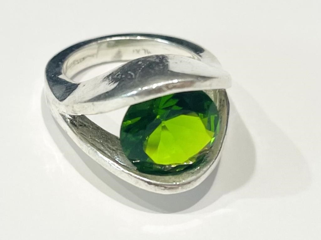 EXQUISITE 3CT ROUND PERIDOT STERLING ESTATE RING