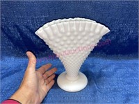 Vtg Fenton white glass fan vase