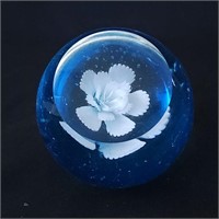 Glass Art with Flower Glass Paper Weight