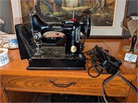 Featherlight Singer Sewing machine and case