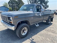 1986 Ford F250 pickup,gas,4 speed-Title