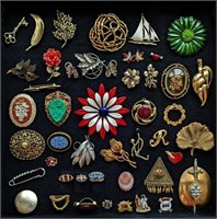 Vintage Brooches & Rings Jewelry Lot