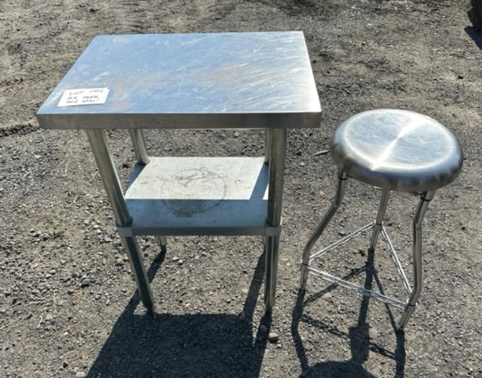 Metal Work table with stool,18"X24"X34"H