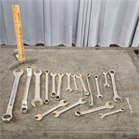 S2 19pc Assortment of Wrenches (not a set)