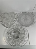 ETCHED GLASS SERVING TRAYS (INCLUDING HEART