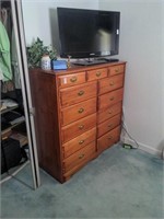 5 pc. Bedroom suite - Large solid wood dresser