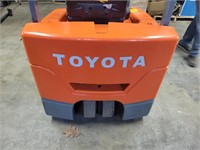 Toyota Electric Fork Lift & Charger No Battery