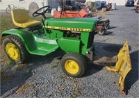 John Deere 110 Lawn Tractor with Snow Blade