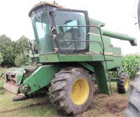 John Deere 7720 Turbo diesel hydrostatic combine.