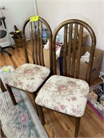 Pair of fine dining chairs with cloth seats
