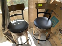 Pair of bar stools 38in tall 16in seat