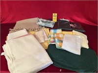 Table Cloths, Placemats & Kitchen Towels
