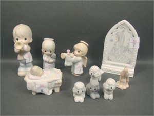 Lot of  Precious Moments Figurines