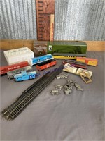 TOY TRAIN CARS,CRYSTAL RR ENGINE,PEWTER TRAIN CARS